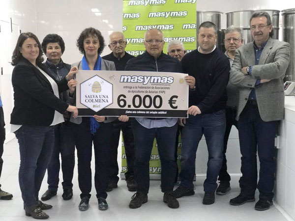 masymas entrega a la Federación de Apicultores de Asturias el dinero recaudado con la campaña ‘Salva una colmena del avispón asiático’